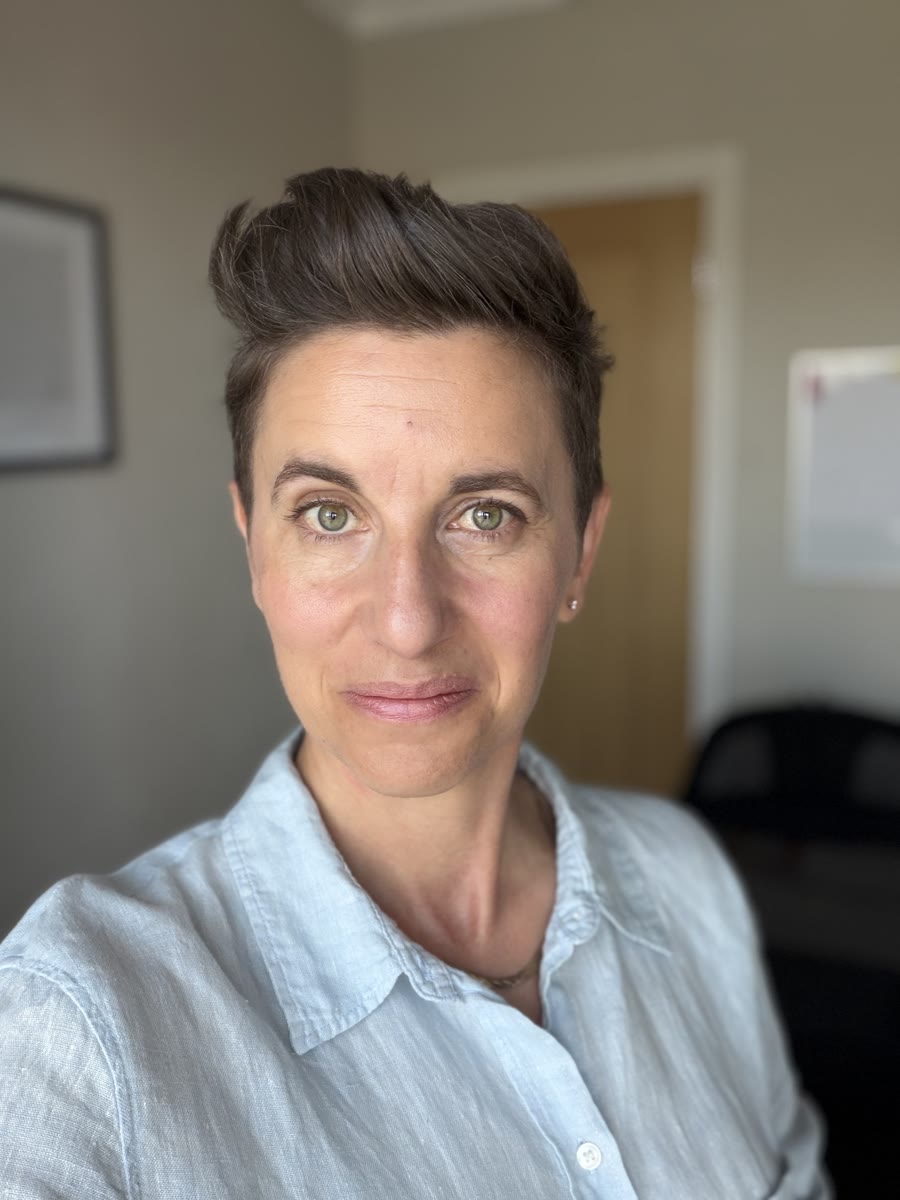 Dr Lynette Ewart